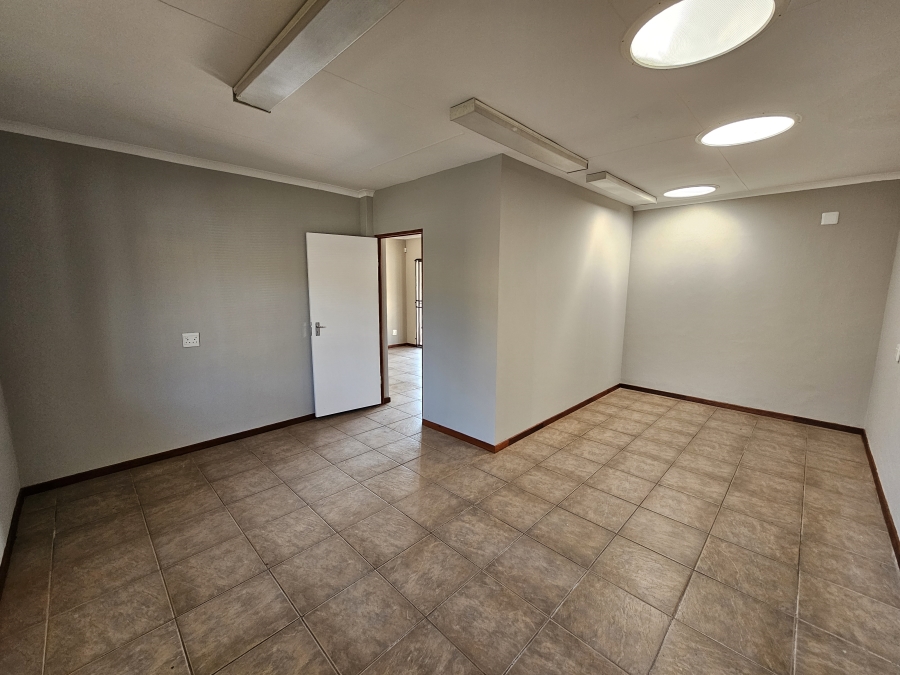 Commercial Property for Sale in Rooihuiskraal Gauteng