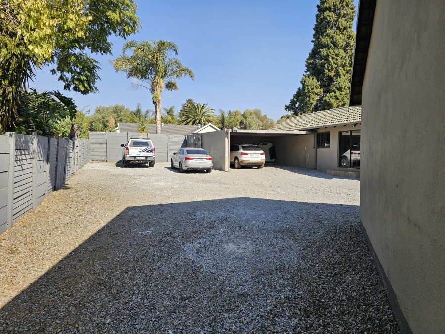 Commercial Property for Sale in Rooihuiskraal Gauteng