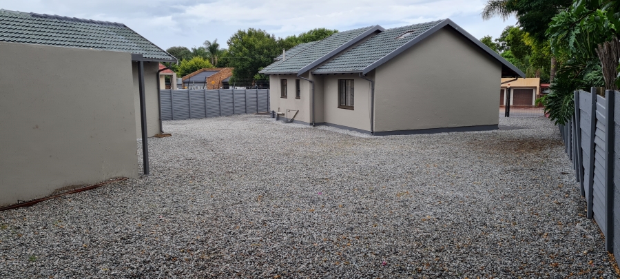 Commercial Property for Sale in Rooihuiskraal Gauteng