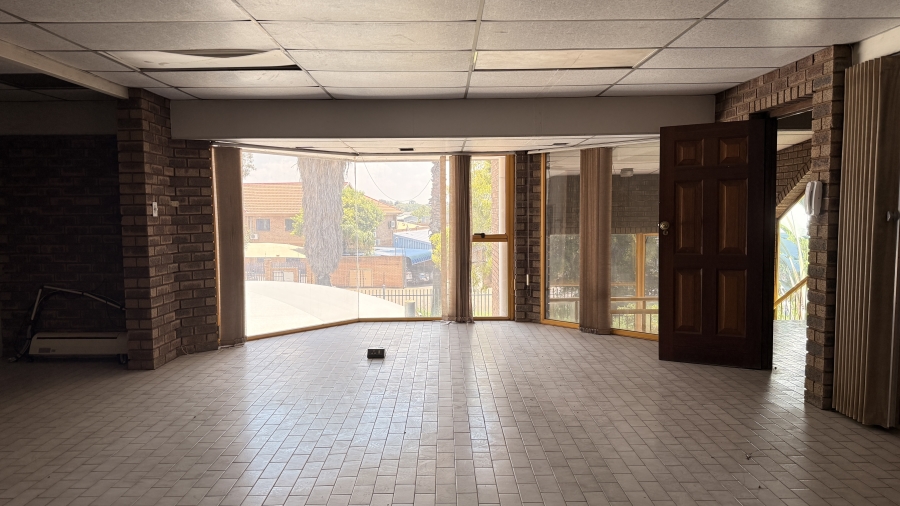 To Let commercial Property for Rent in Hennopspark Gauteng