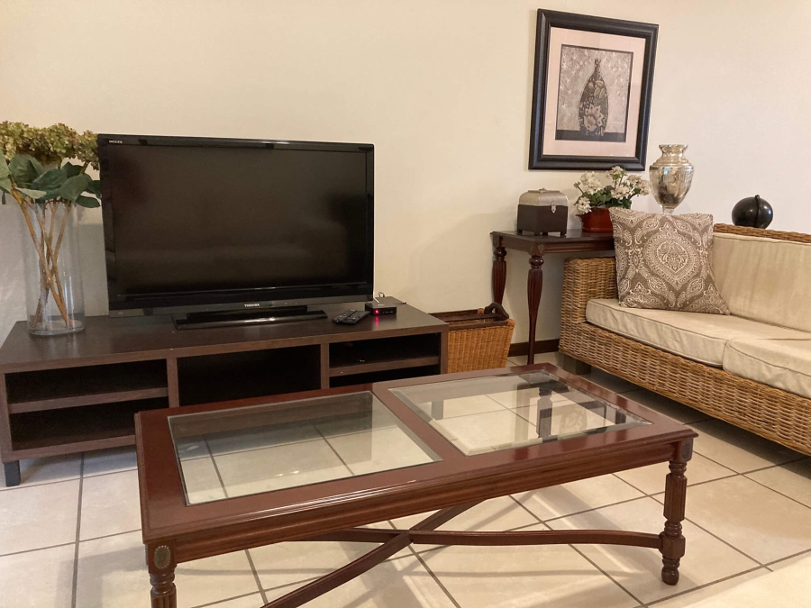 To Let 1 Bedroom Property for Rent in Bryanston Gauteng