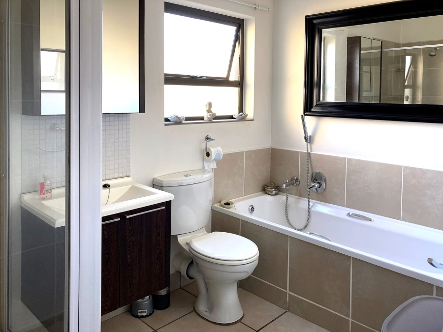 To Let 1 Bedroom Property for Rent in Bryanston Gauteng
