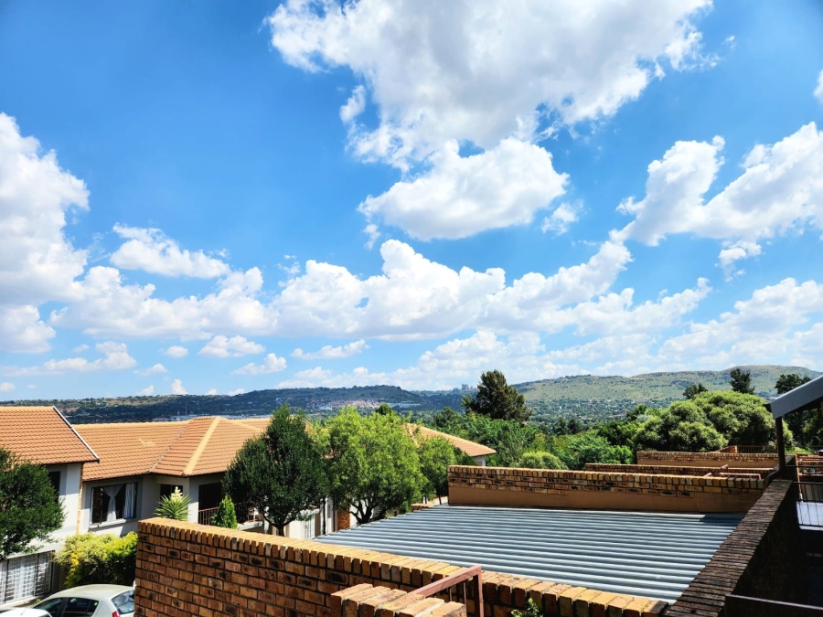 To Let 2 Bedroom Property for Rent in Wilgeheuwel Gauteng