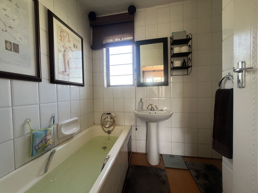 1 Bedroom Property for Sale in Bedfordview Gauteng