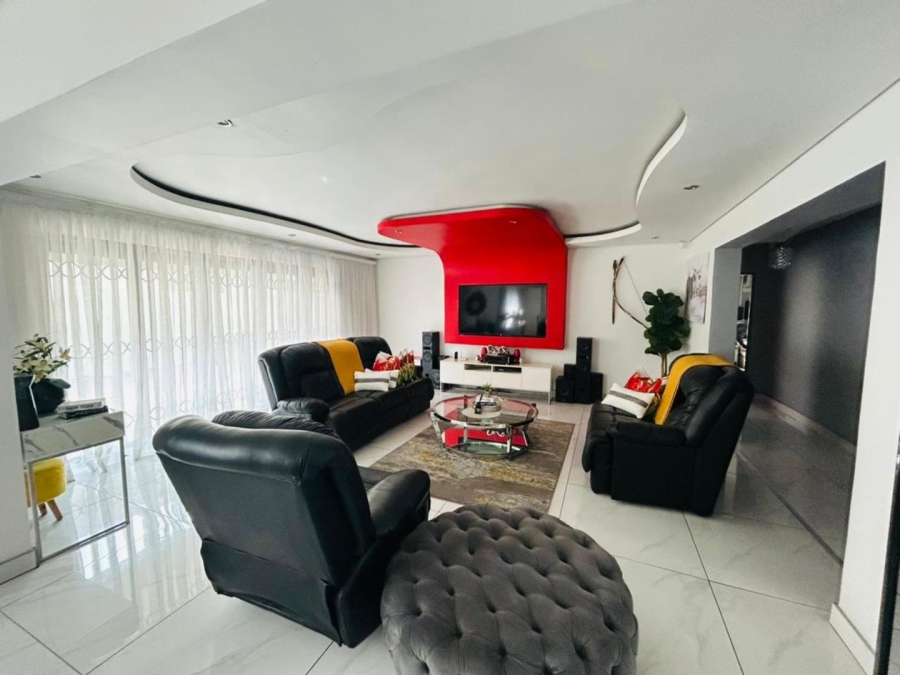 4 Bedroom Property for Sale in Strubenvale Gauteng