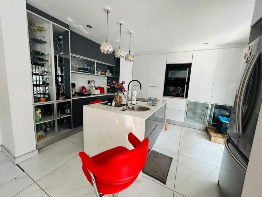 4 Bedroom Property for Sale in Strubenvale Gauteng