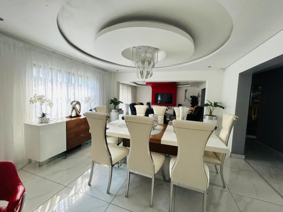 4 Bedroom Property for Sale in Strubenvale Gauteng