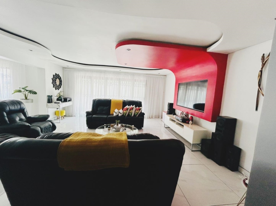 4 Bedroom Property for Sale in Strubenvale Gauteng