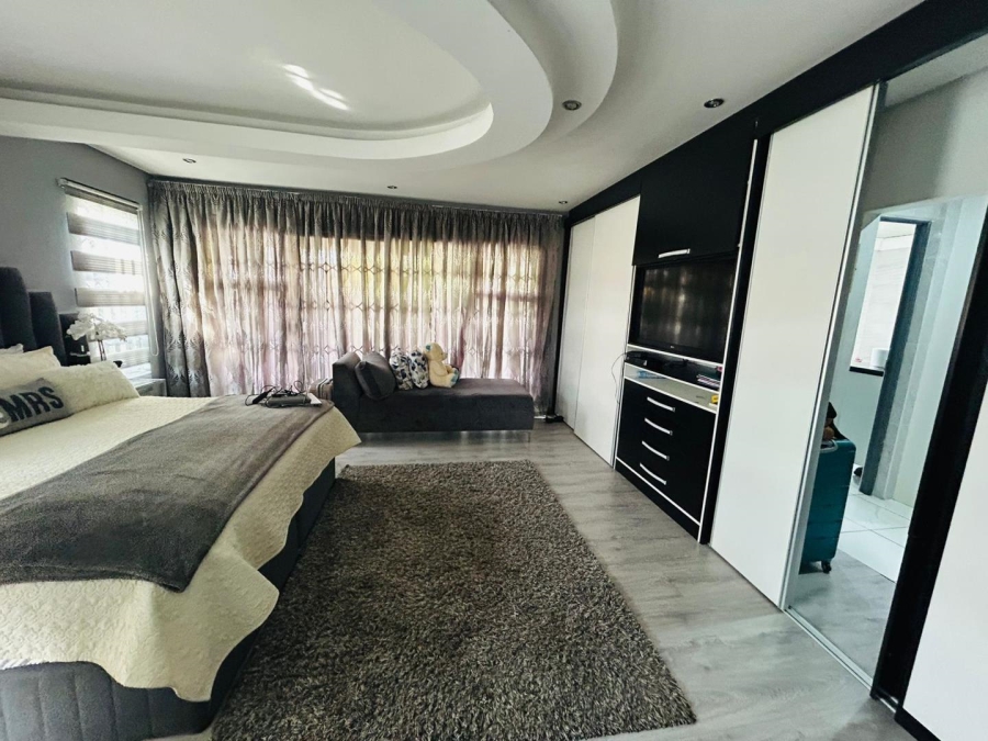 4 Bedroom Property for Sale in Strubenvale Gauteng