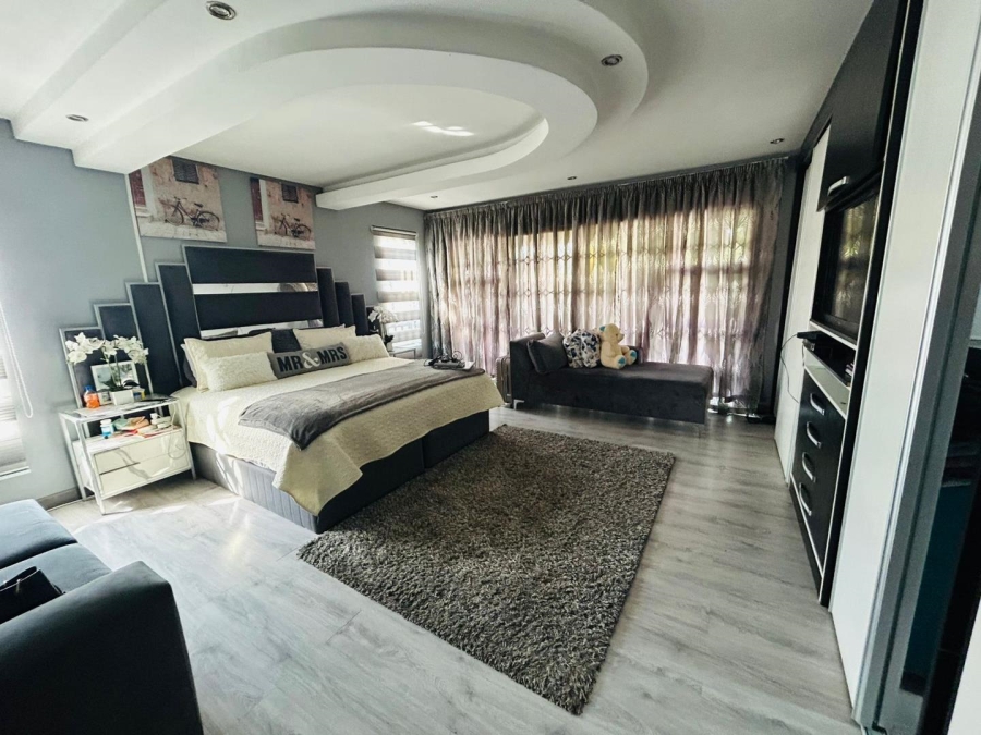 4 Bedroom Property for Sale in Strubenvale Gauteng