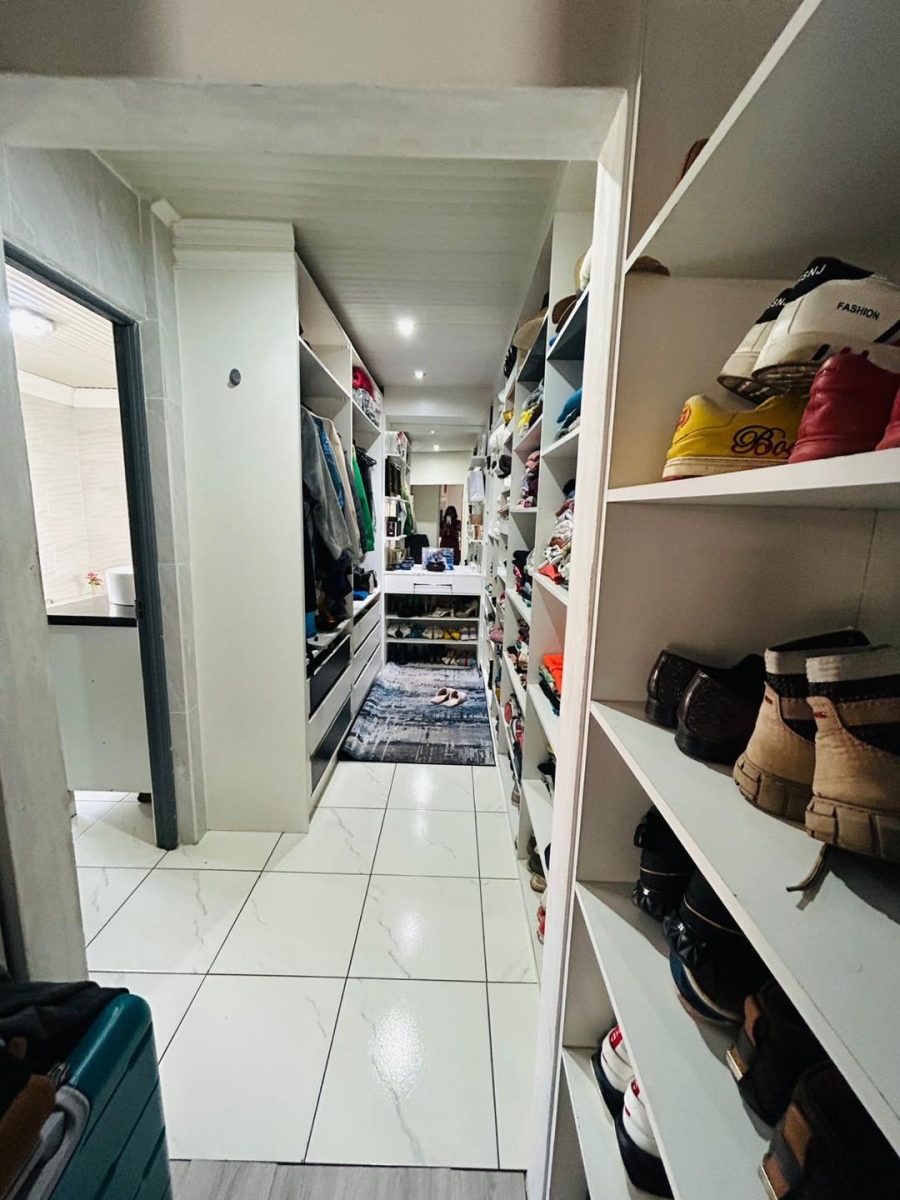 4 Bedroom Property for Sale in Strubenvale Gauteng