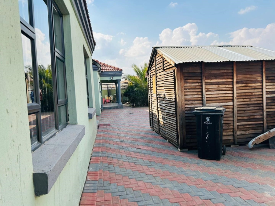 4 Bedroom Property for Sale in Strubenvale Gauteng