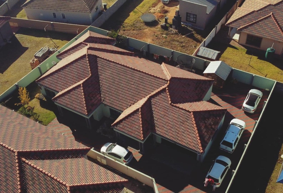 4 Bedroom Property for Sale in Strubenvale Gauteng