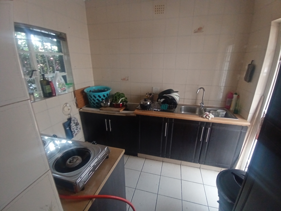 4 Bedroom Property for Sale in Mondeor Gauteng
