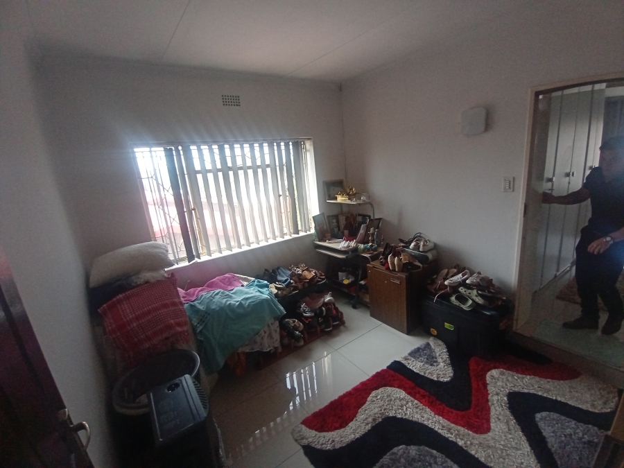 4 Bedroom Property for Sale in Mondeor Gauteng