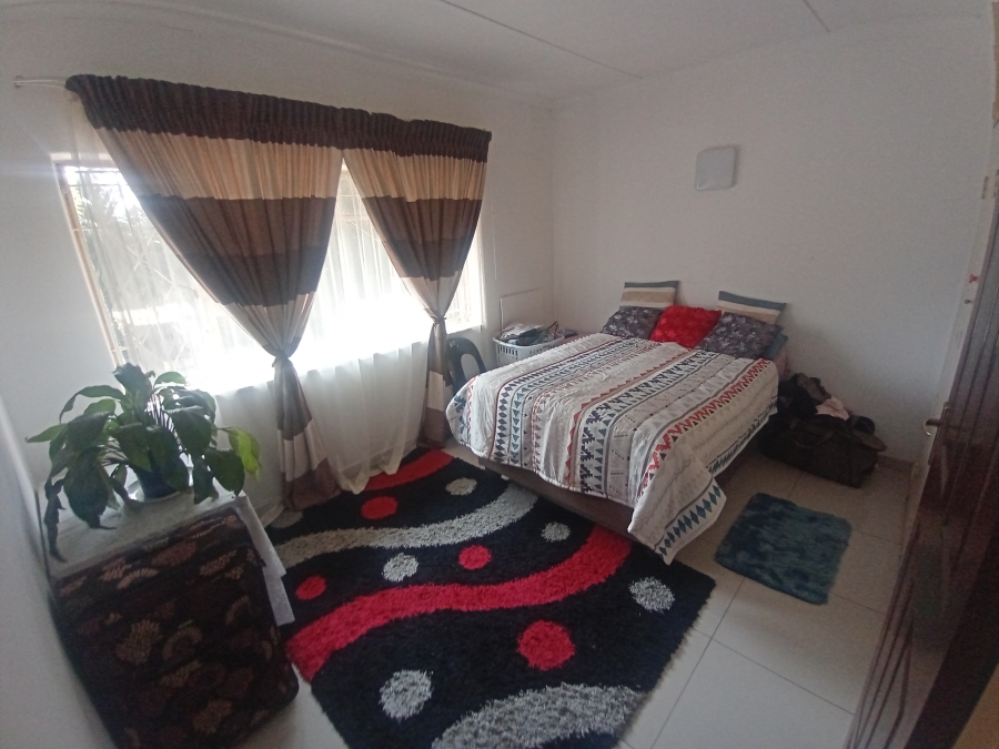 4 Bedroom Property for Sale in Mondeor Gauteng