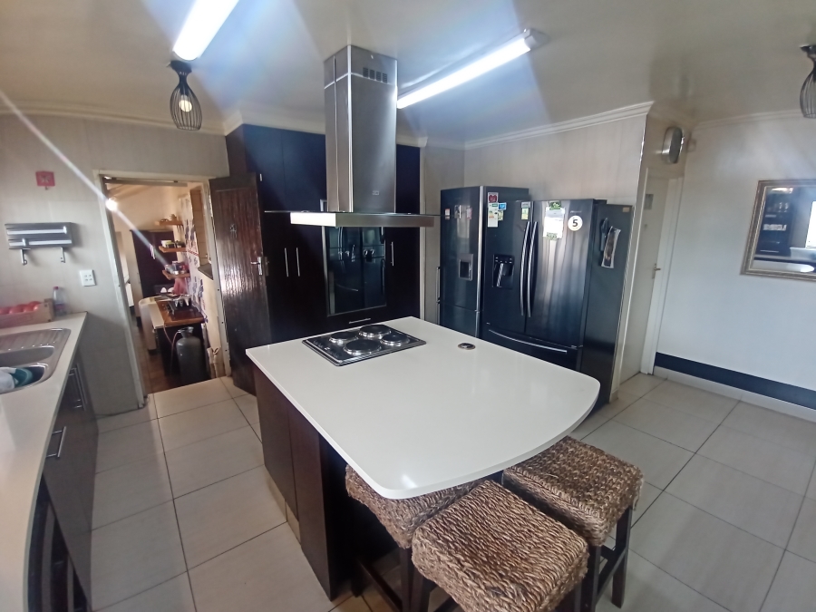 6 Bedroom Property for Sale in Winchester Hills Gauteng