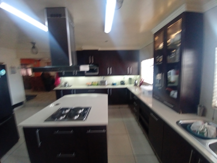 6 Bedroom Property for Sale in Winchester Hills Gauteng