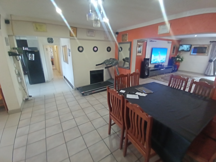 6 Bedroom Property for Sale in Winchester Hills Gauteng