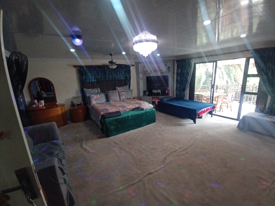 6 Bedroom Property for Sale in Winchester Hills Gauteng