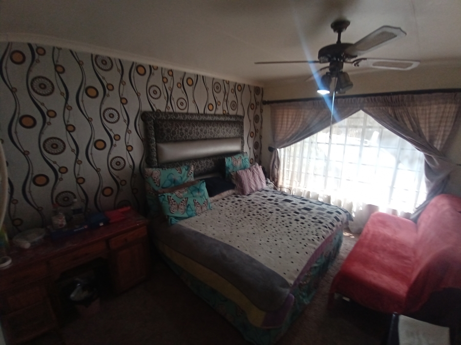 6 Bedroom Property for Sale in Winchester Hills Gauteng
