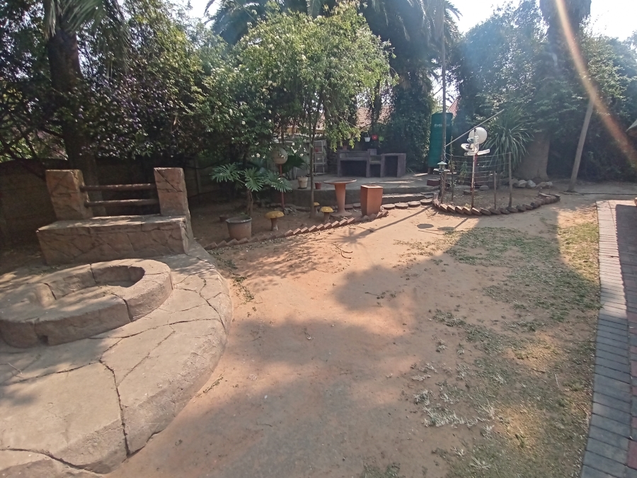 6 Bedroom Property for Sale in Winchester Hills Gauteng