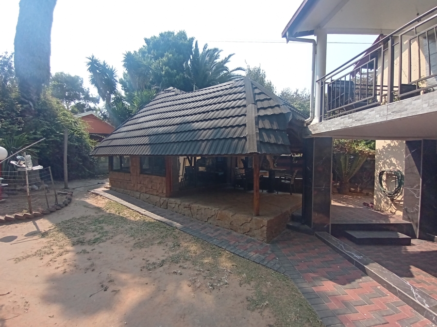 6 Bedroom Property for Sale in Winchester Hills Gauteng
