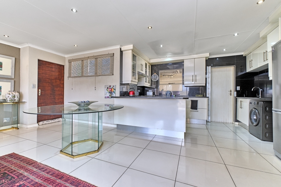 2 Bedroom Property for Sale in Morningside Gauteng