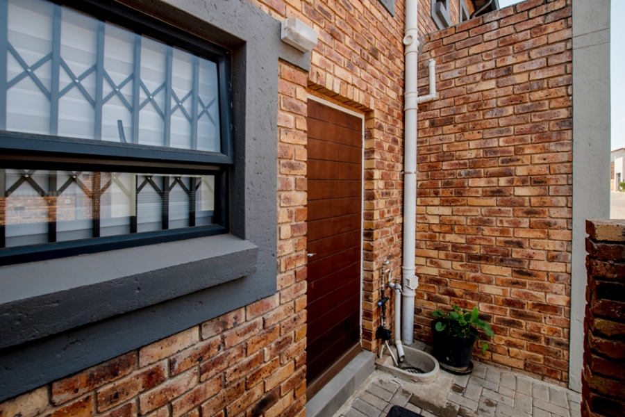 3 Bedroom Property for Sale in Witpoortjie AH Gauteng