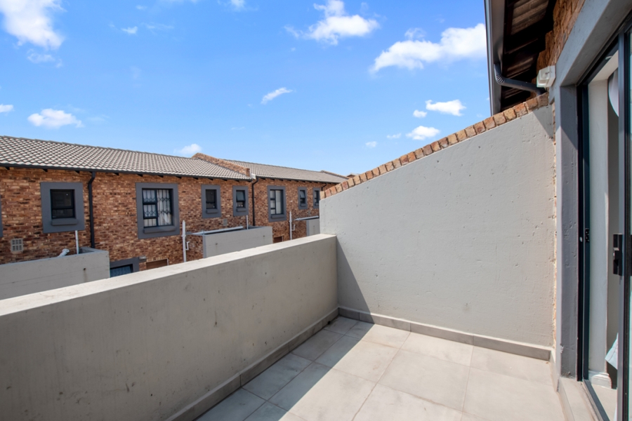 3 Bedroom Property for Sale in Witpoortjie AH Gauteng