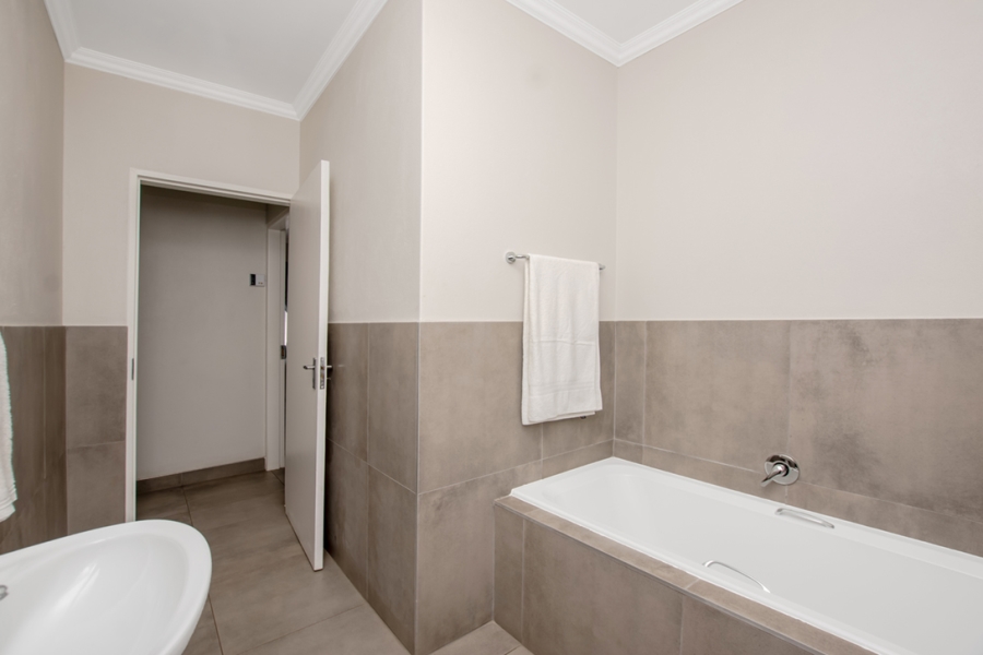 3 Bedroom Property for Sale in Witpoortjie AH Gauteng