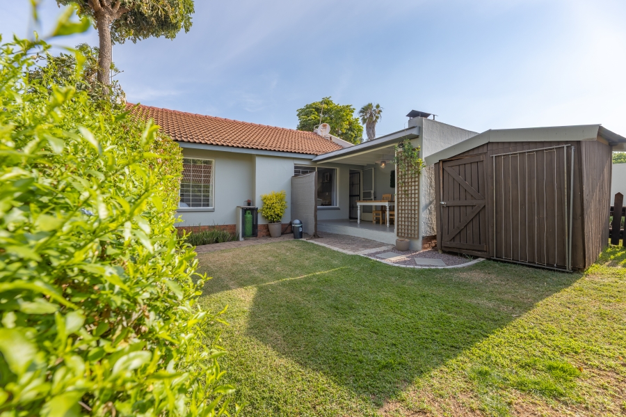 2 Bedroom Property for Sale in Magaliessig Gauteng