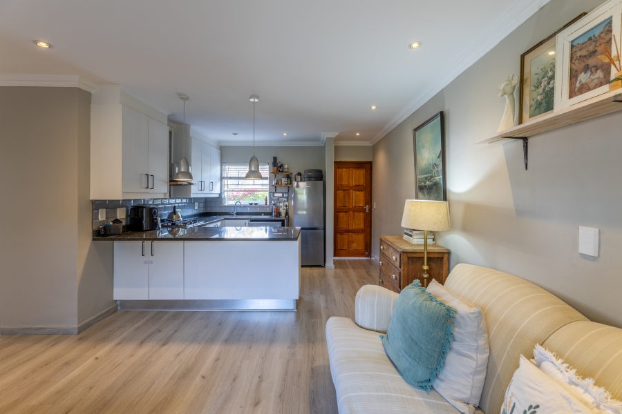 2 Bedroom Property for Sale in Magaliessig Gauteng