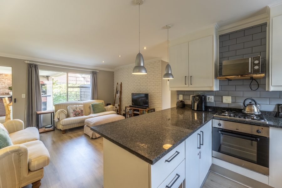 2 Bedroom Property for Sale in Magaliessig Gauteng
