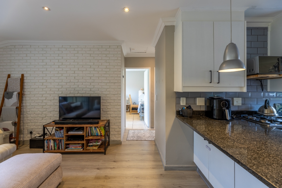 2 Bedroom Property for Sale in Magaliessig Gauteng