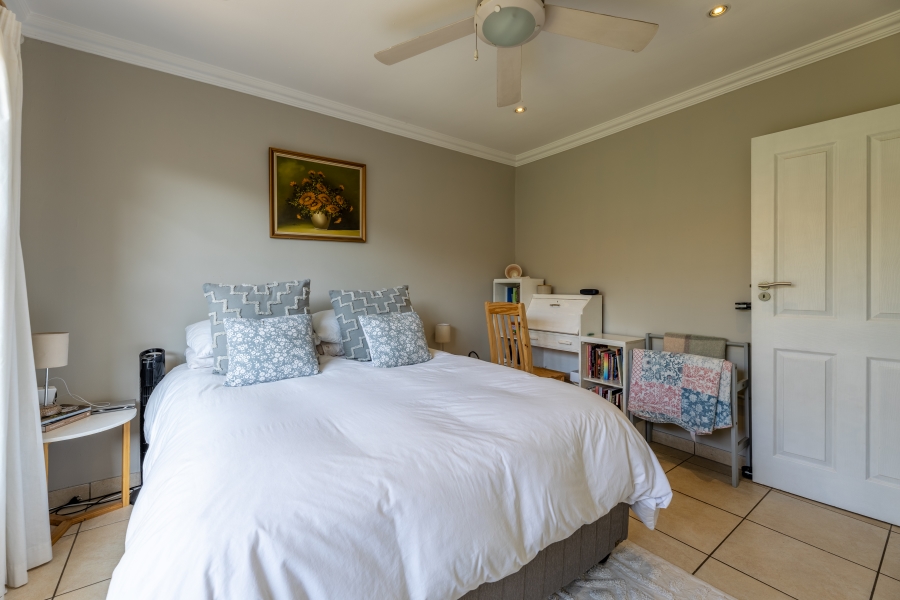 2 Bedroom Property for Sale in Magaliessig Gauteng
