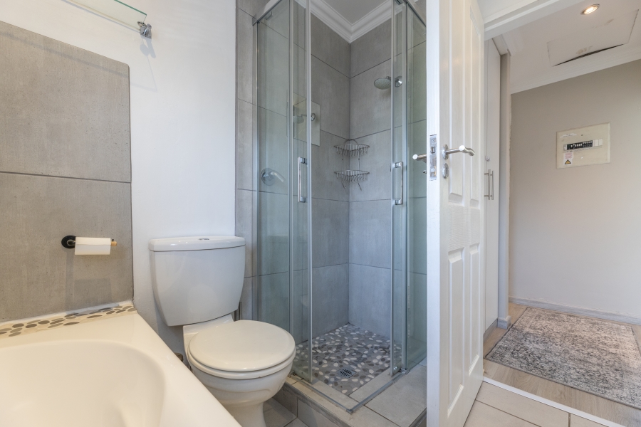 2 Bedroom Property for Sale in Magaliessig Gauteng