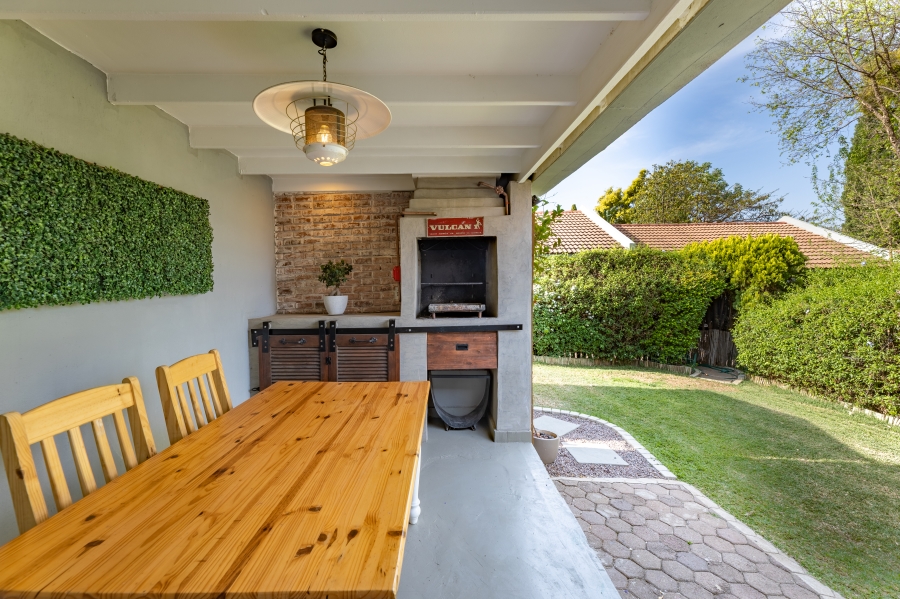 2 Bedroom Property for Sale in Magaliessig Gauteng