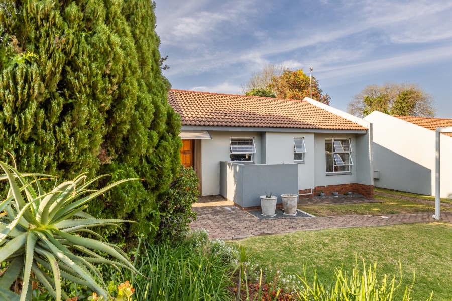 2 Bedroom Property for Sale in Magaliessig Gauteng