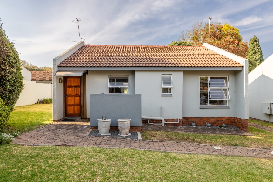 2 Bedroom Property for Sale in Magaliessig Gauteng