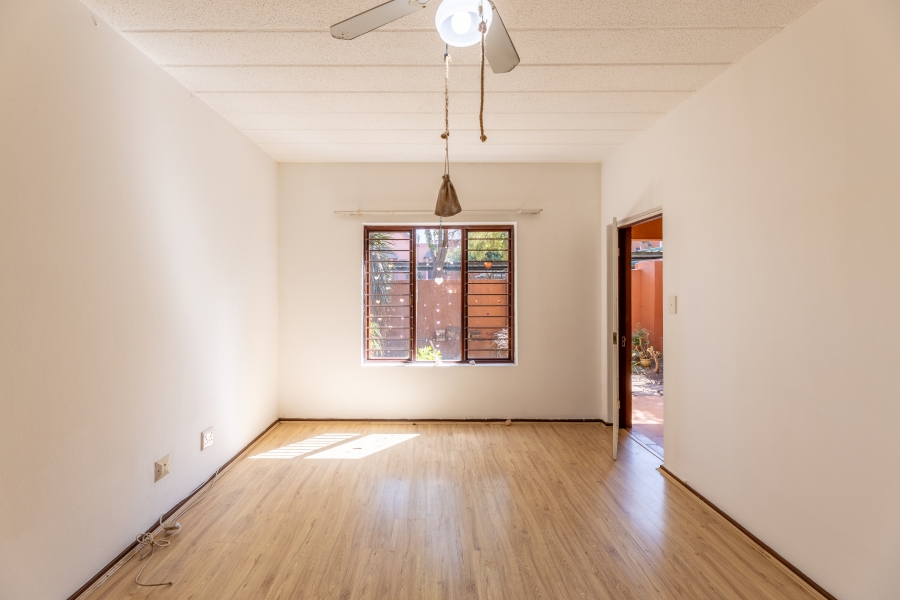 1 Bedroom Property for Sale in Sunninghill Gauteng