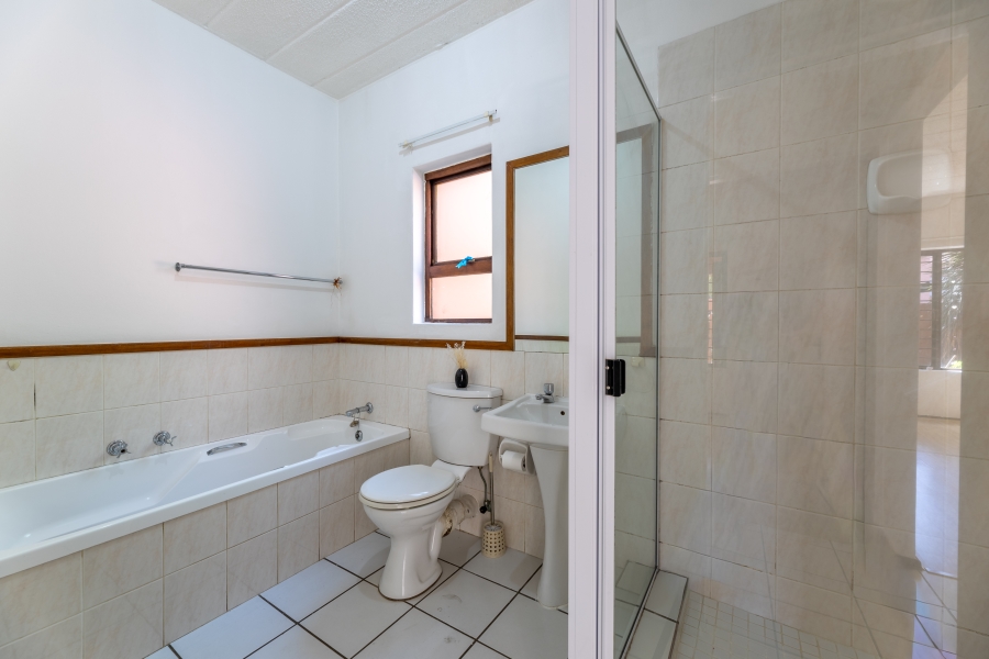 1 Bedroom Property for Sale in Sunninghill Gauteng