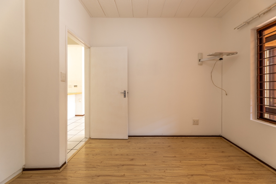1 Bedroom Property for Sale in Sunninghill Gauteng