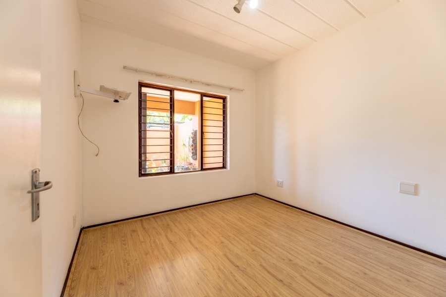 1 Bedroom Property for Sale in Sunninghill Gauteng