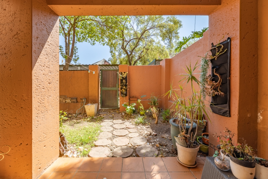 1 Bedroom Property for Sale in Sunninghill Gauteng
