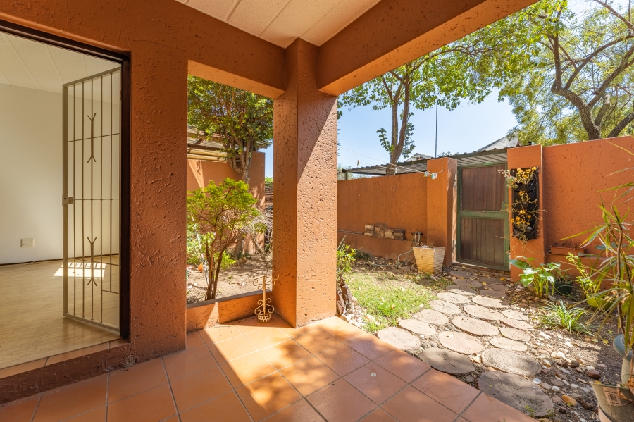 1 Bedroom Property for Sale in Sunninghill Gauteng