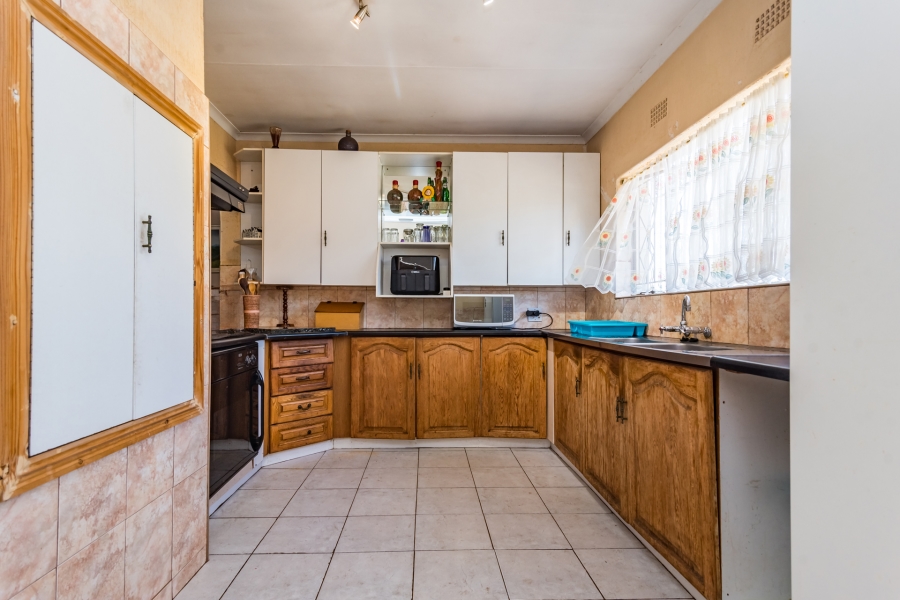 3 Bedroom Property for Sale in Wilro Park Gauteng