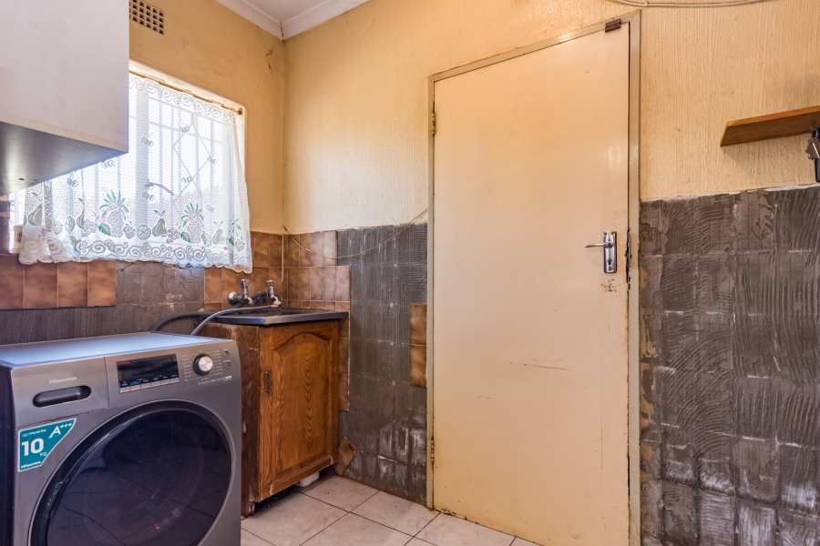 3 Bedroom Property for Sale in Wilro Park Gauteng