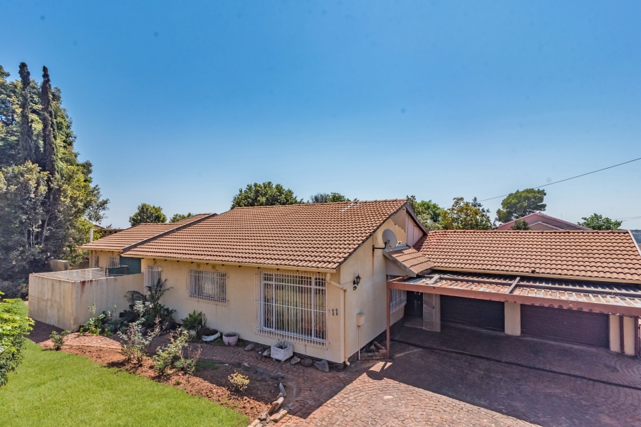 3 Bedroom Property for Sale in Wilro Park Gauteng