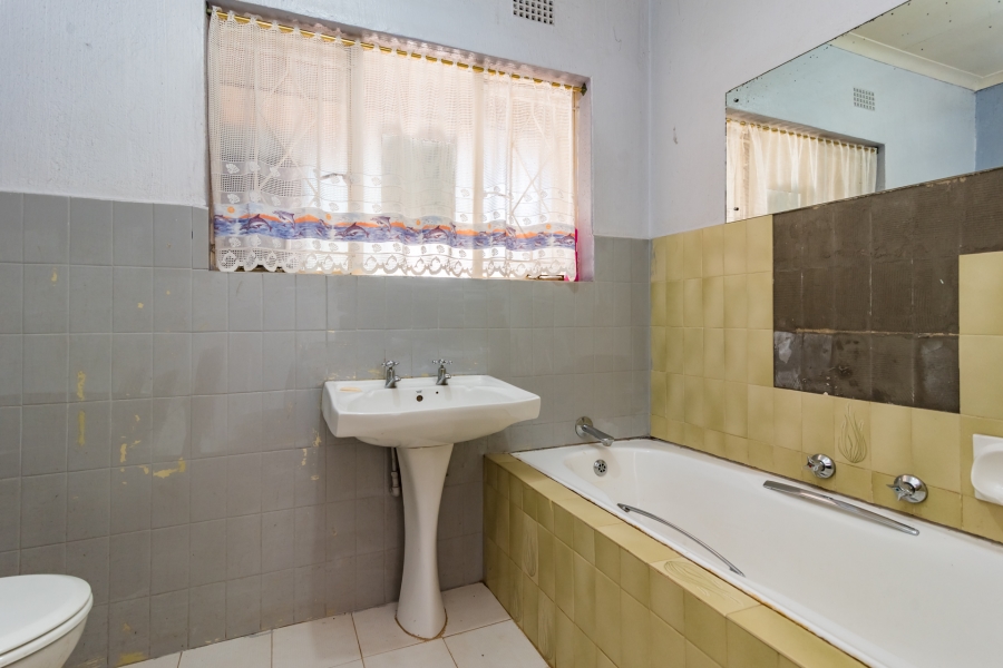 3 Bedroom Property for Sale in Wilro Park Gauteng
